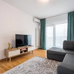 T83 Old Apartment *