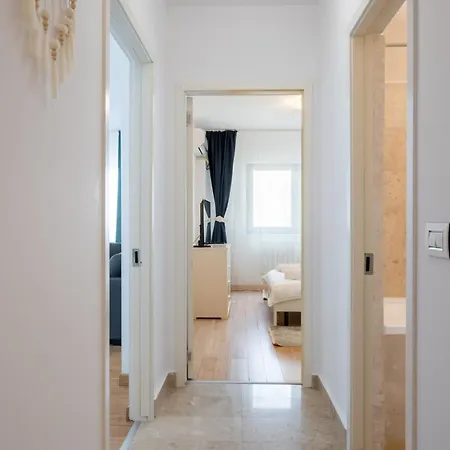 Skyline - Premium 1br In Timpuri Noi Apartment