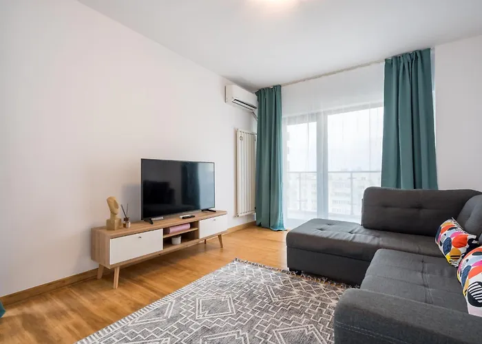 T83 Old Apartment *